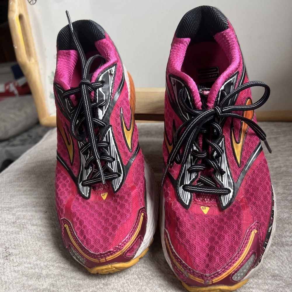 Brooks Ghost 7 G7 Pink Orange Black Running Athletic Shoe Women Size 8.5